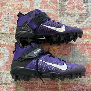 NWOT alpha nike football cleats